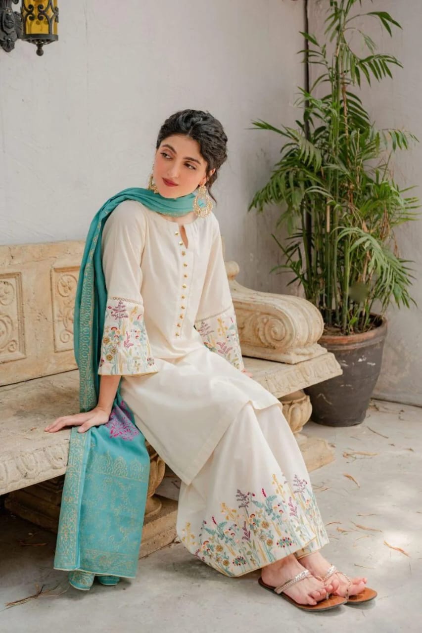 3 Pcs Women's Unstitched Embroidered Suit