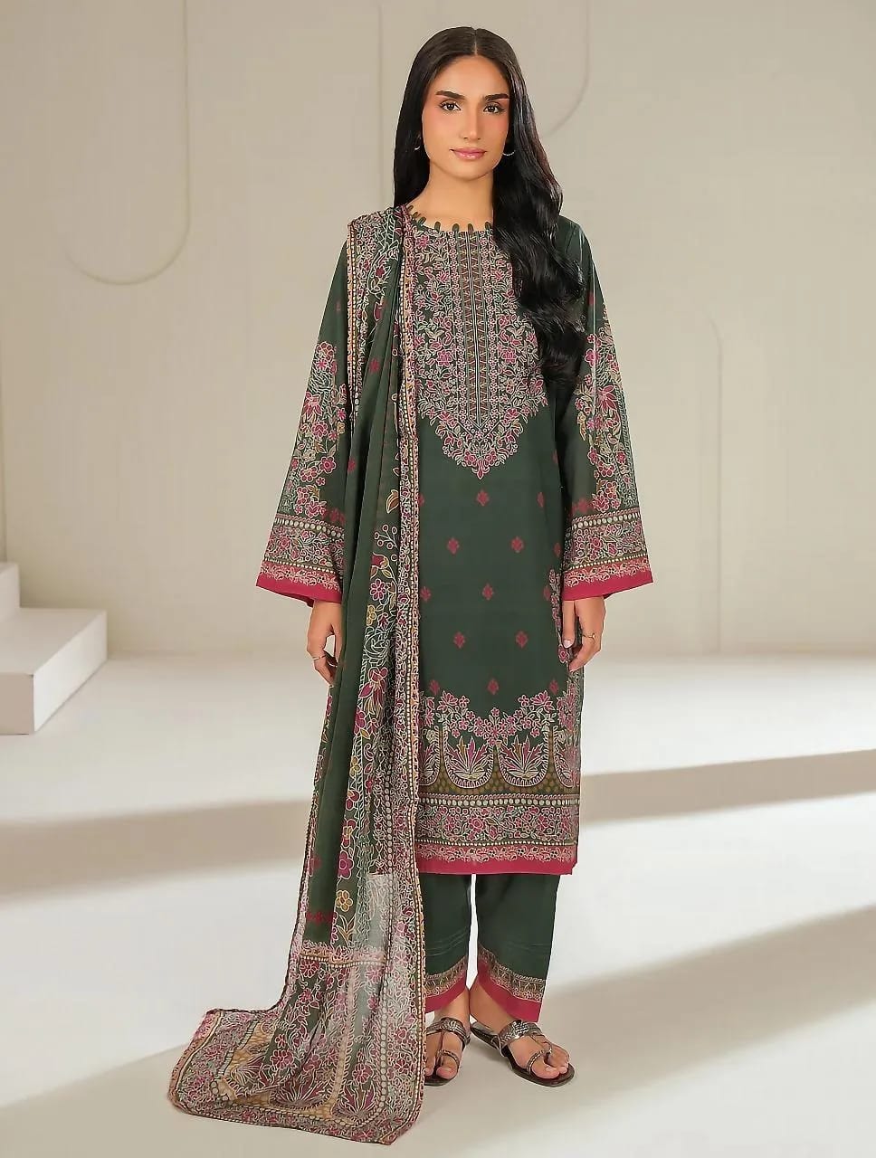 3 Pcs Women's Unstitched Printed Suit